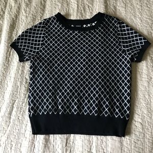 Black and white cropped shirt